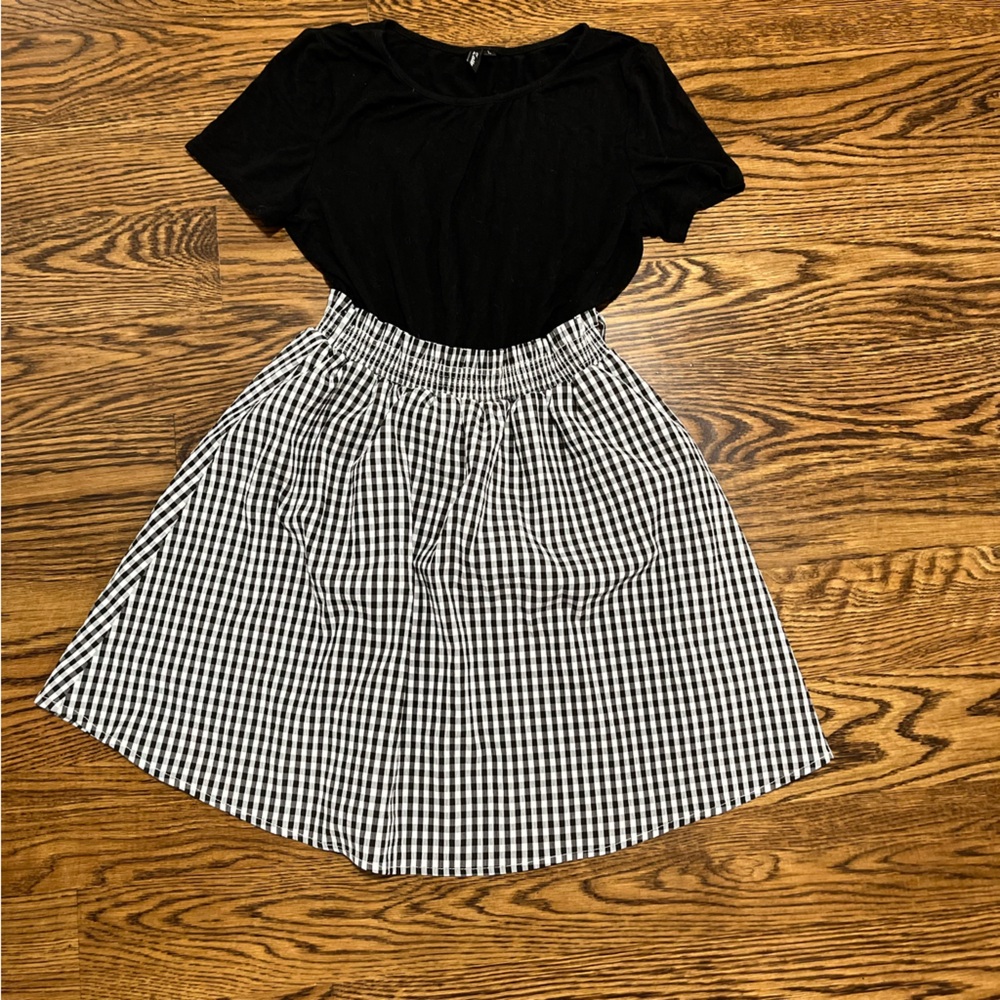 Chic Black and White Checkered Kids Dress